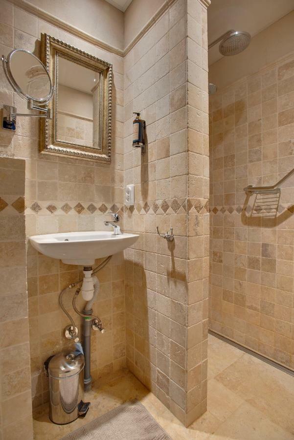 Rue Galilee Bed and Breakfast Marseillan  Buitenkant foto